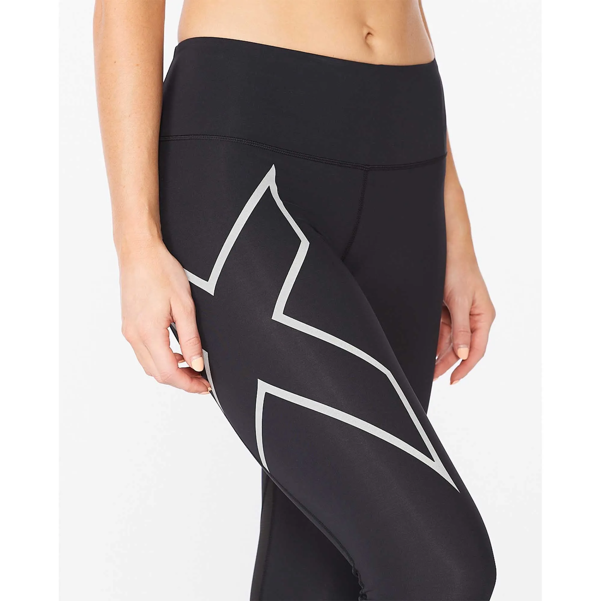 2XU | Women's Aero Vent Mid-Rise Compression Tights