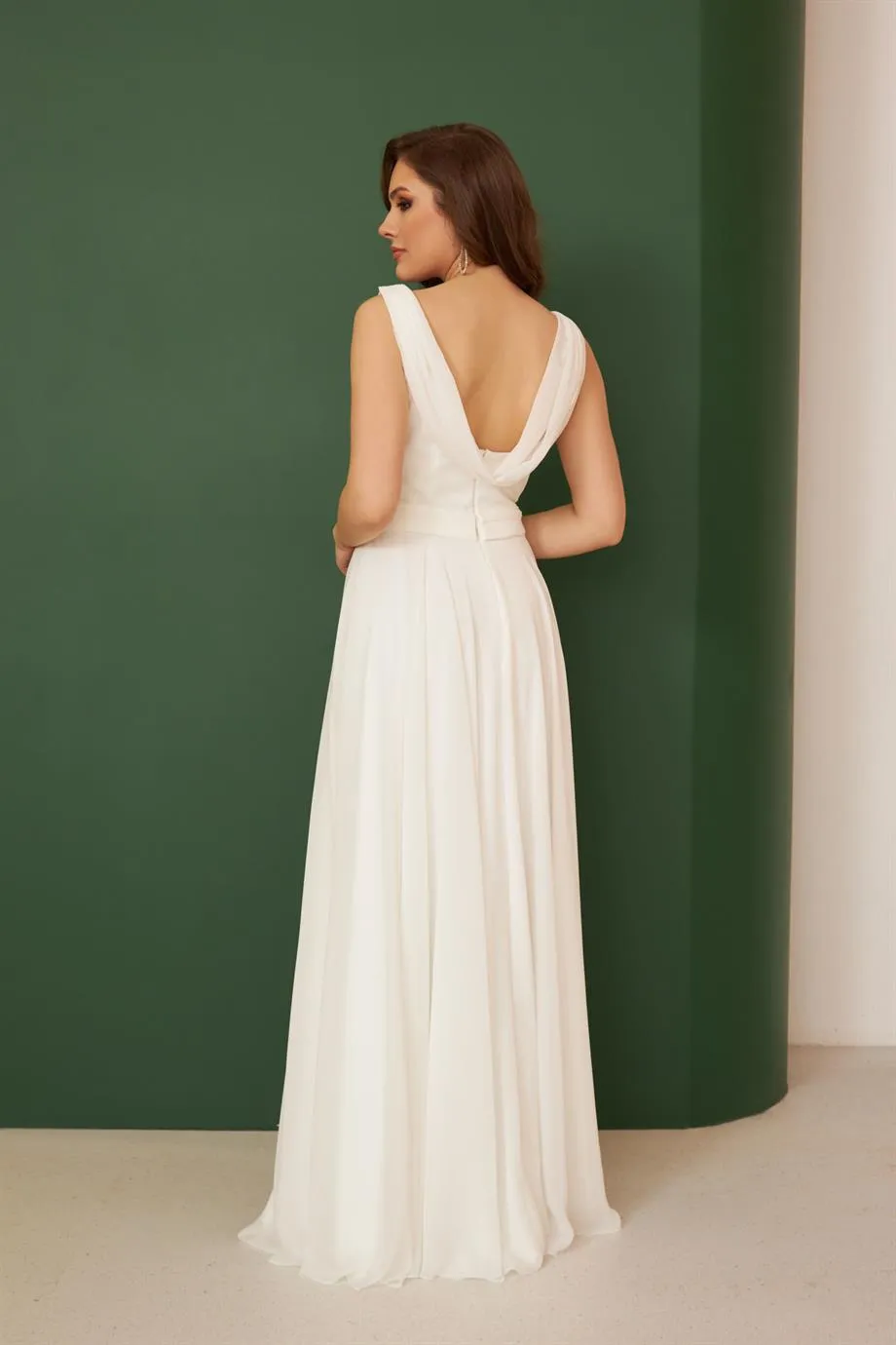 Angelino Ecru Chiffon Degage Collar Long Wedding Dress