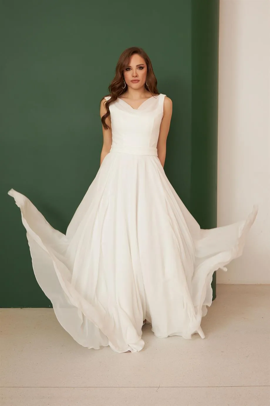 Angelino Ecru Chiffon Degage Collar Long Wedding Dress