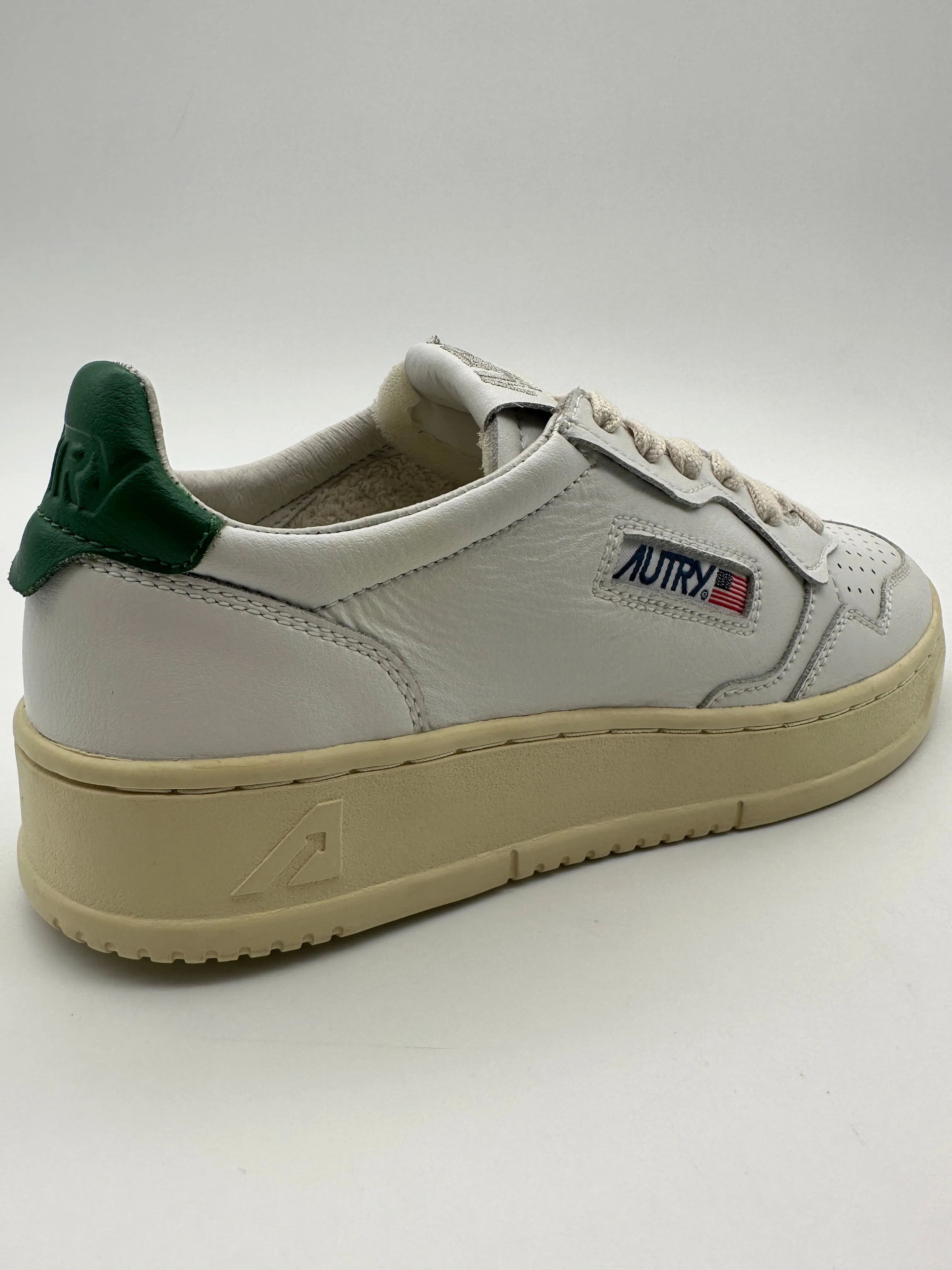 Autry 01 Low Sneakers