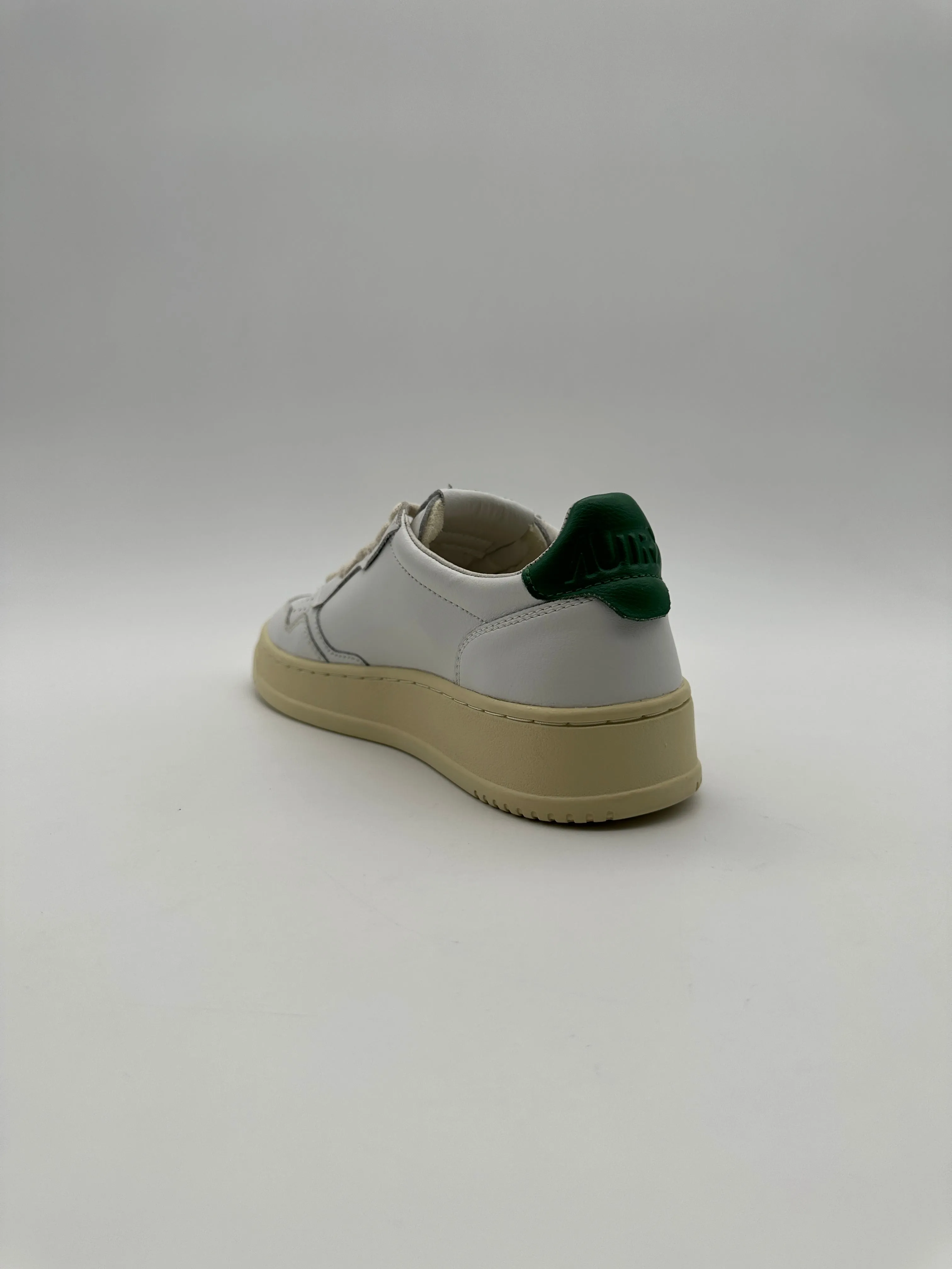 Autry 01 Low Sneakers