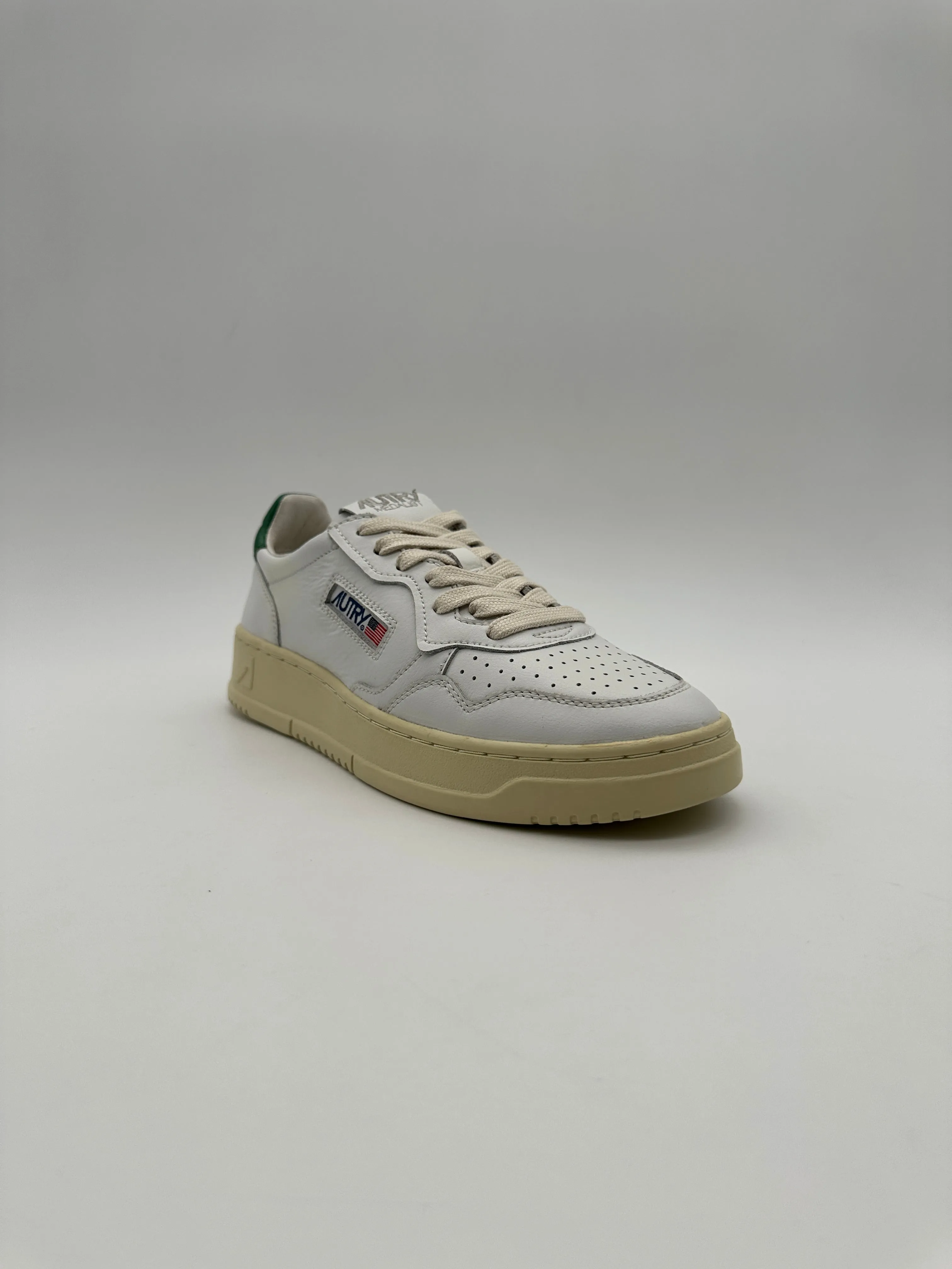 Autry 01 Low Sneakers