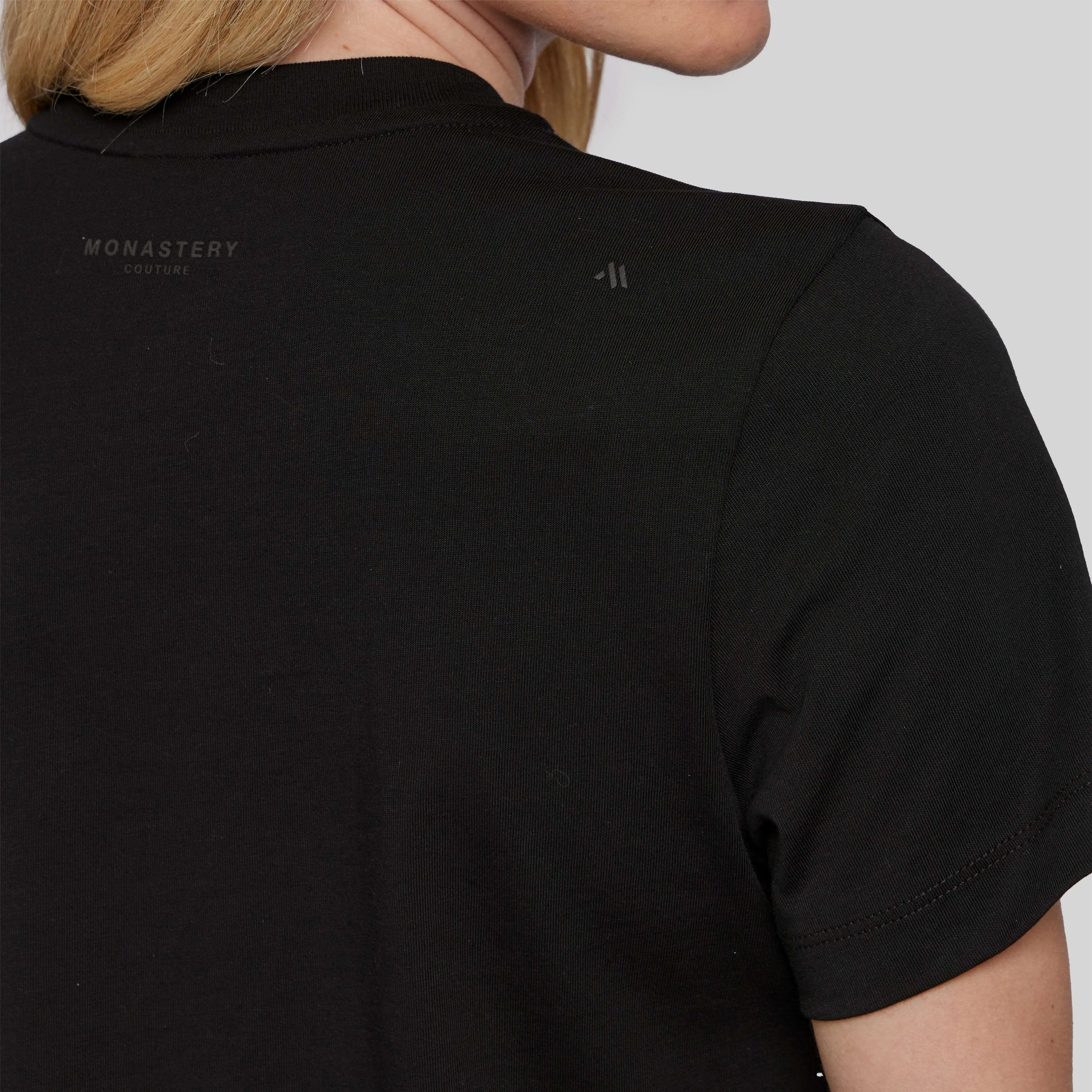 AZARY BLACK T-SHIRT