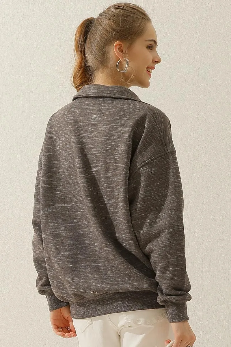 BOTTON COLLAR SWEATSHIRT WITH KANGAROO POCKET