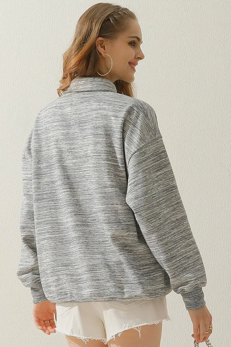 BOTTON COLLAR SWEATSHIRT WITH KANGAROO POCKET