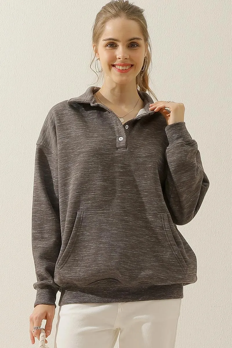 BOTTON COLLAR SWEATSHIRT WITH KANGAROO POCKET