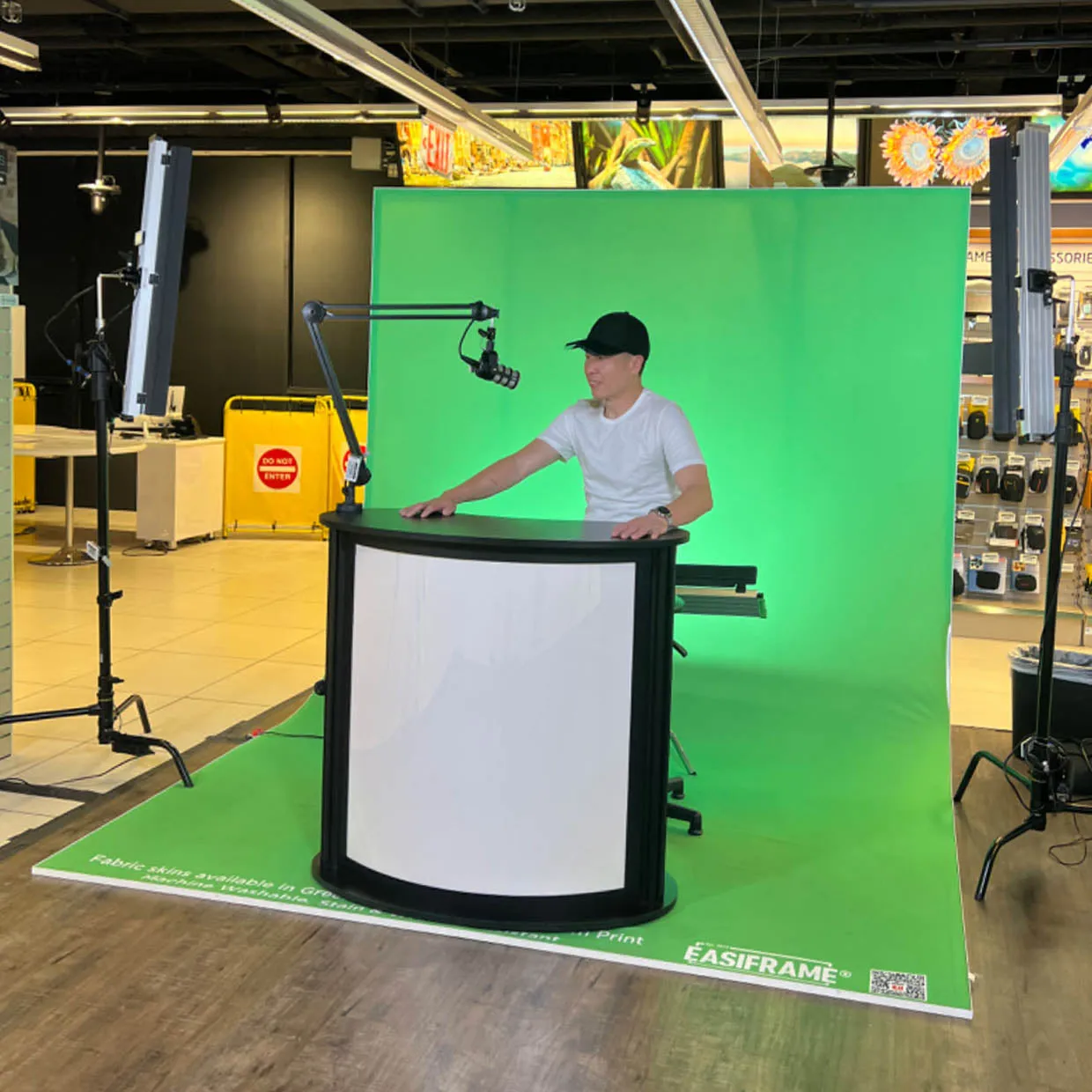 Chromakey Green Fabric Skin for the EasiFrame Curve Portable Studio Cyclorama System (Fabric Skin Only)