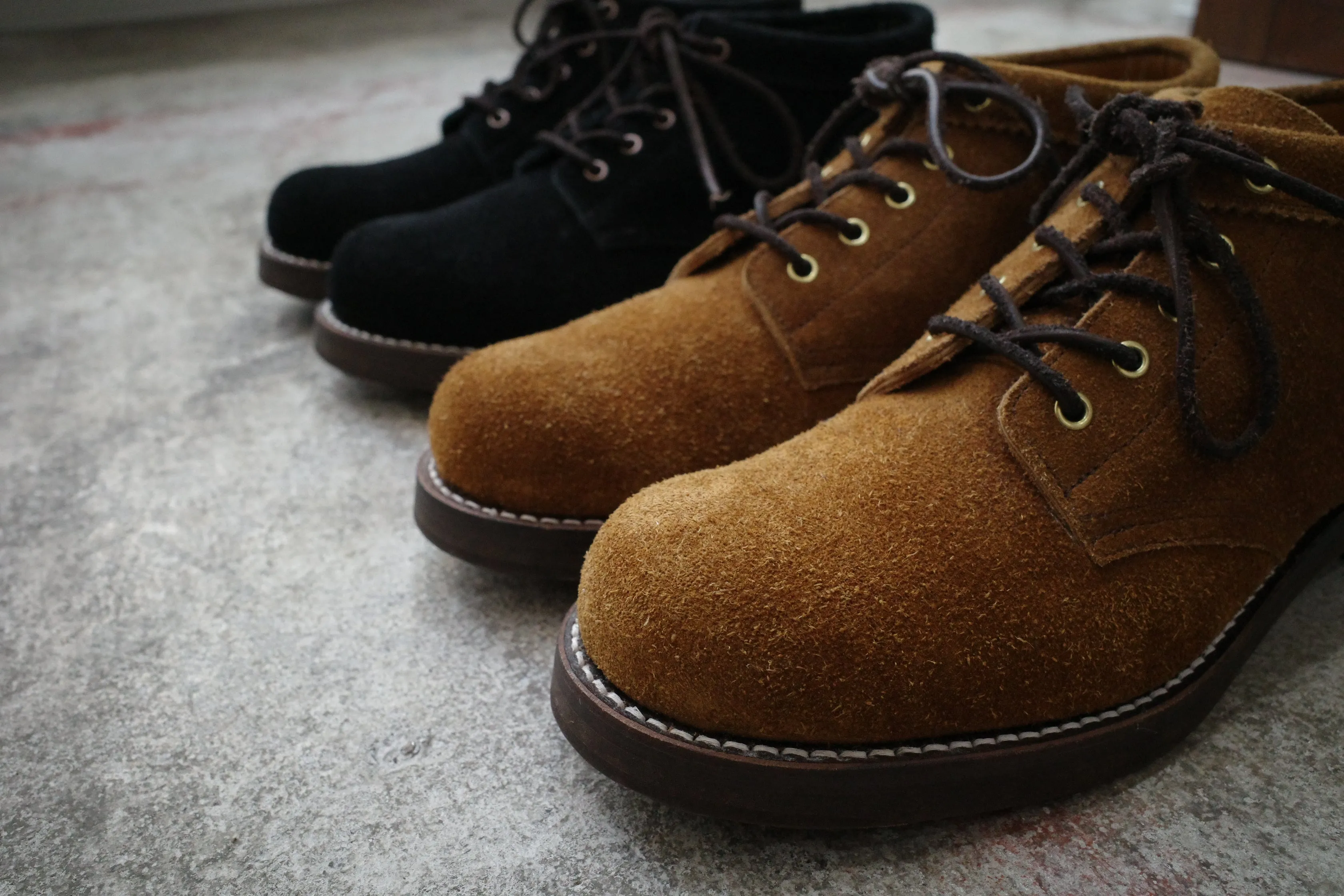 COUPEN (Tobacco Oil Suede)