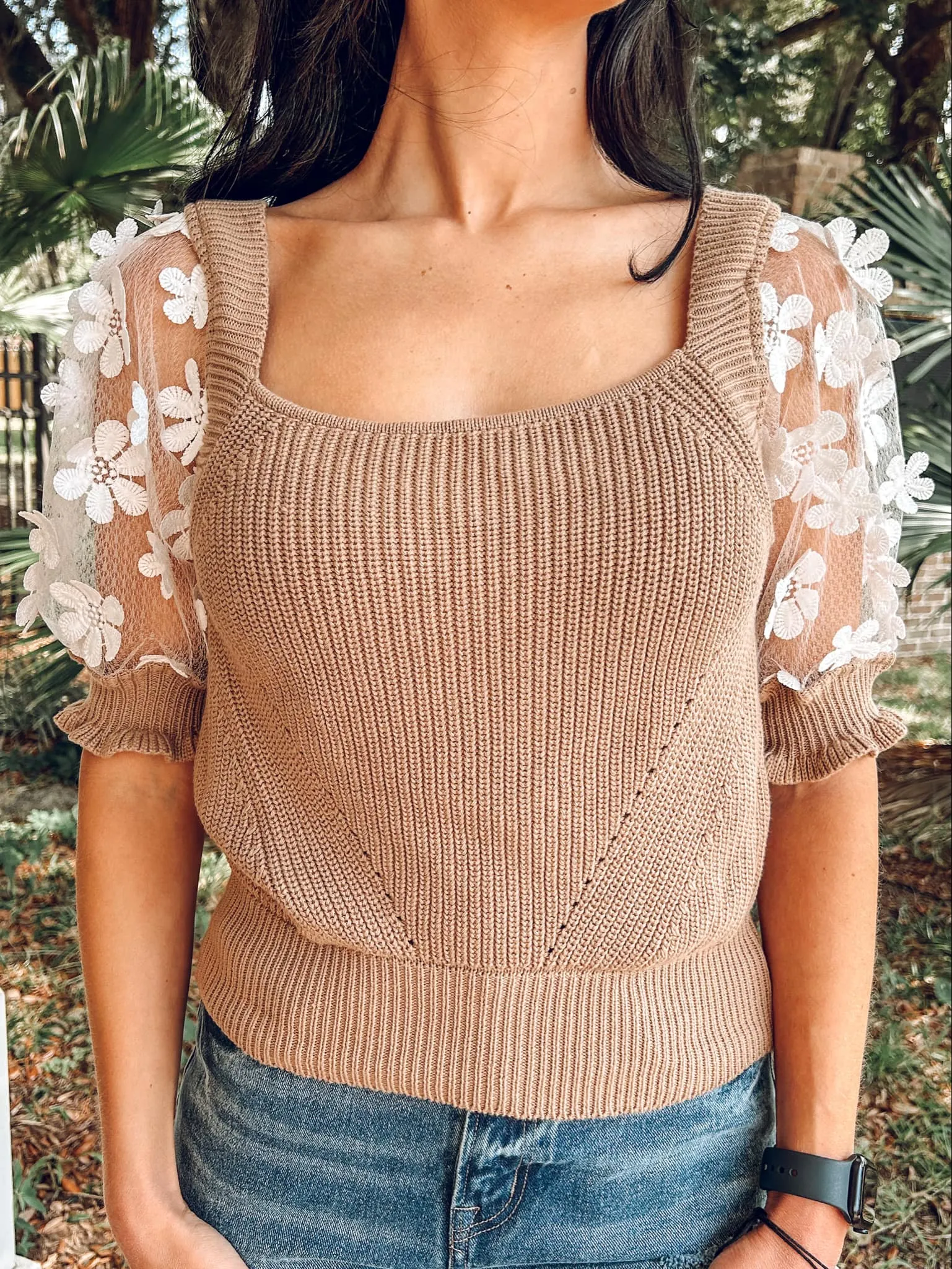 Flower Child Puff Top | Coffee