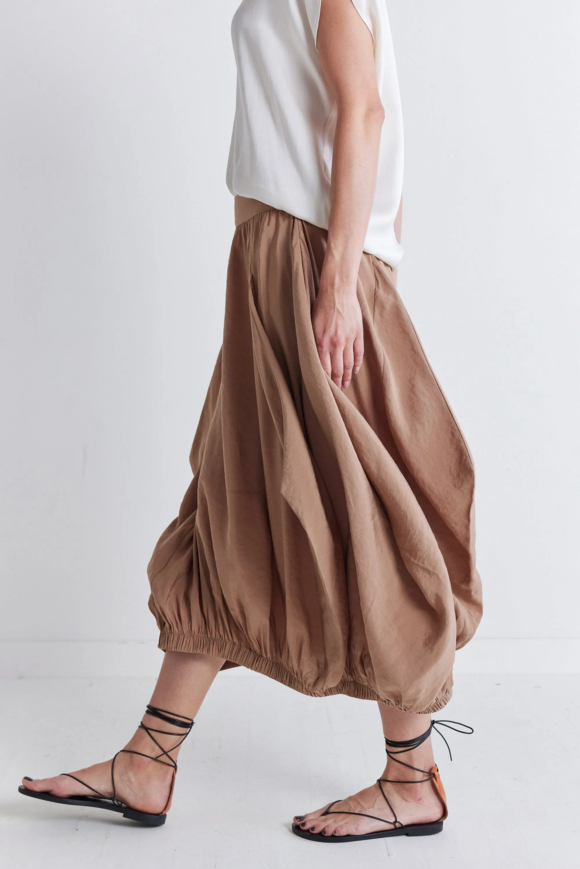 Pleat-Adoring Light Poplin Skirt