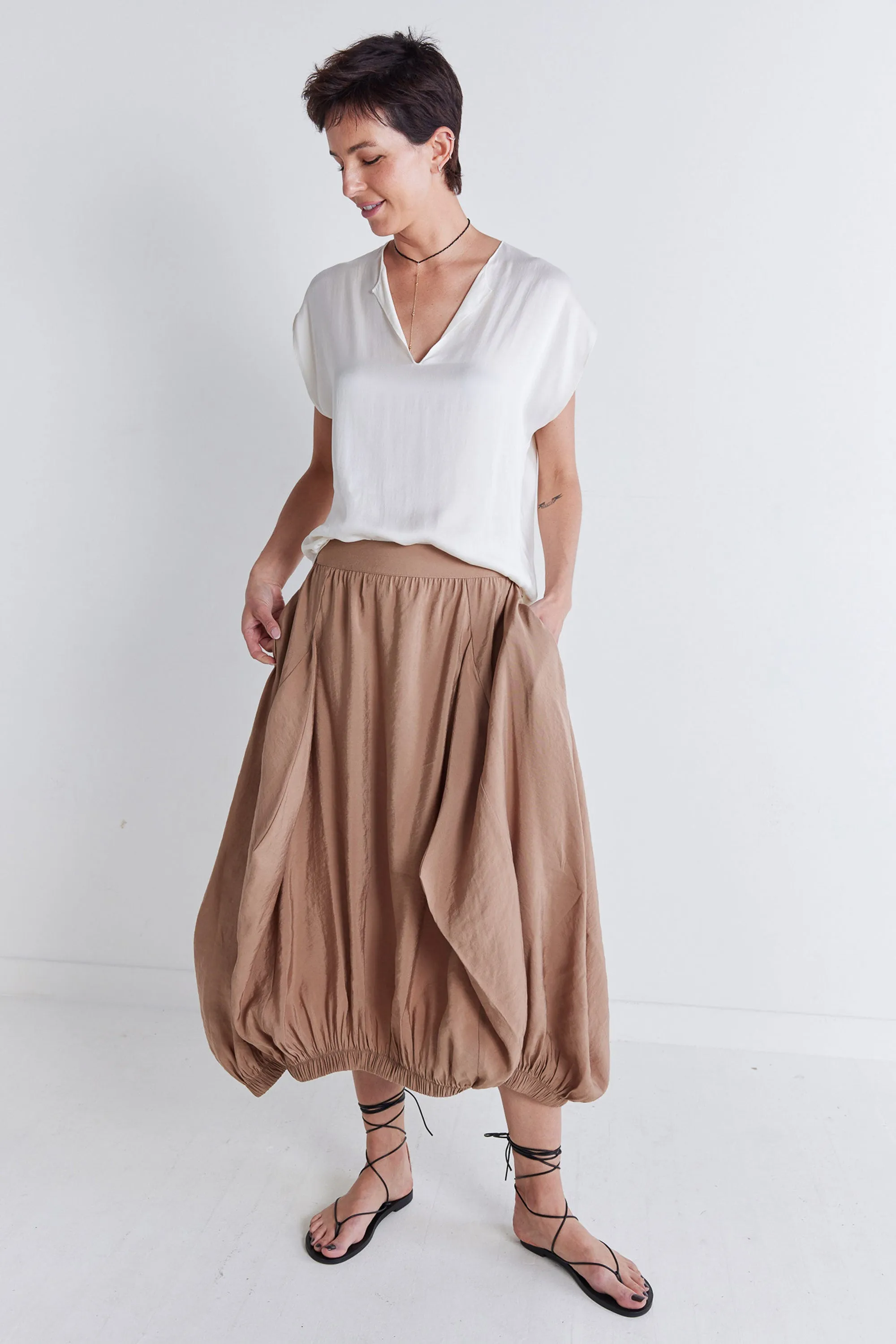 Pleat-Adoring Light Poplin Skirt