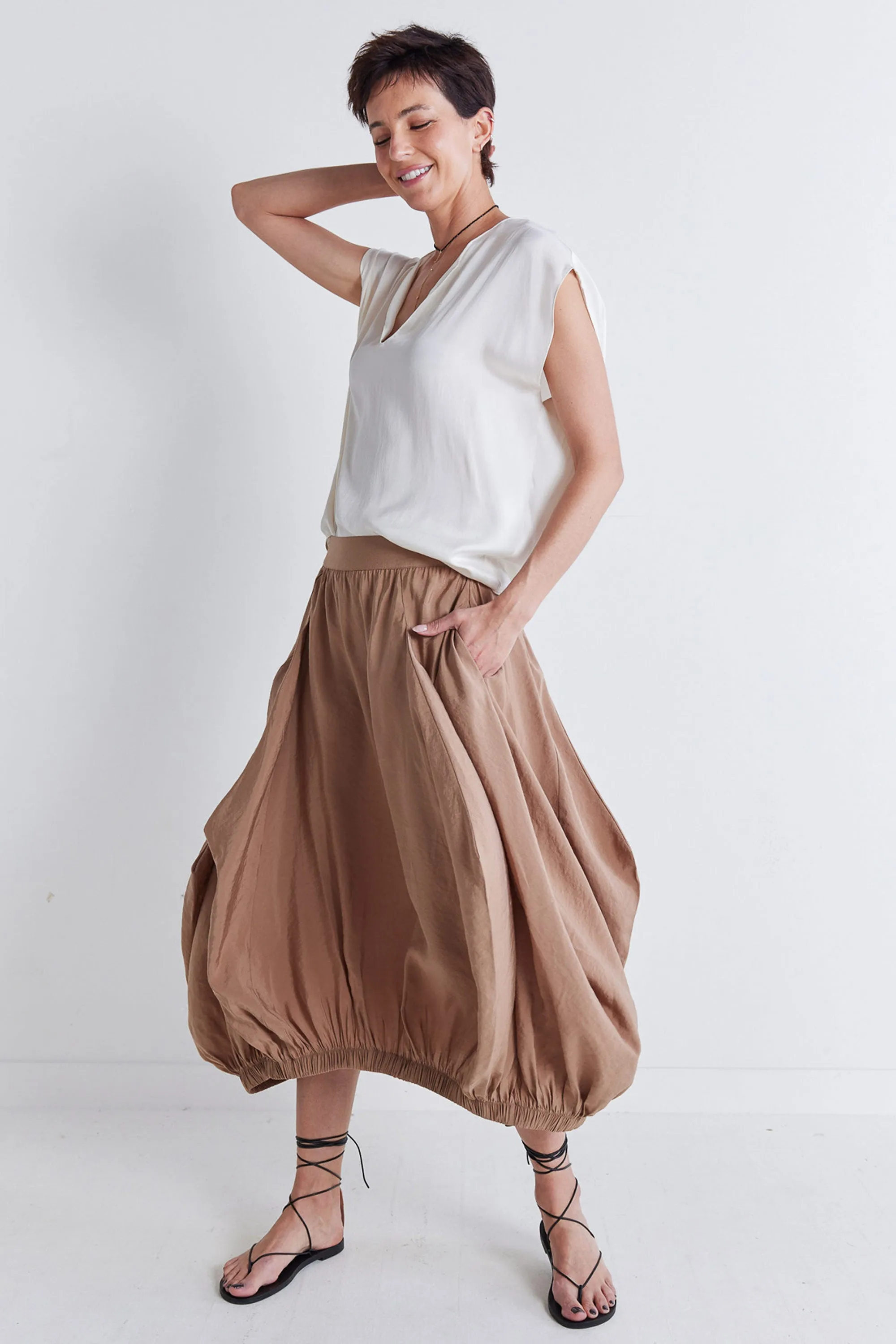 Pleat-Adoring Light Poplin Skirt